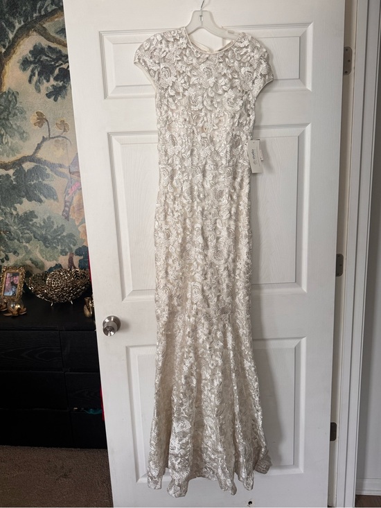 David's Bridal Dresses & Skirts - David's Bridal Ivory Lace Cap-Sleeve Wedding Dress